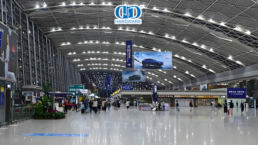 Beschl&auml;ge f&uuml;r Flughafent&uuml;ren 